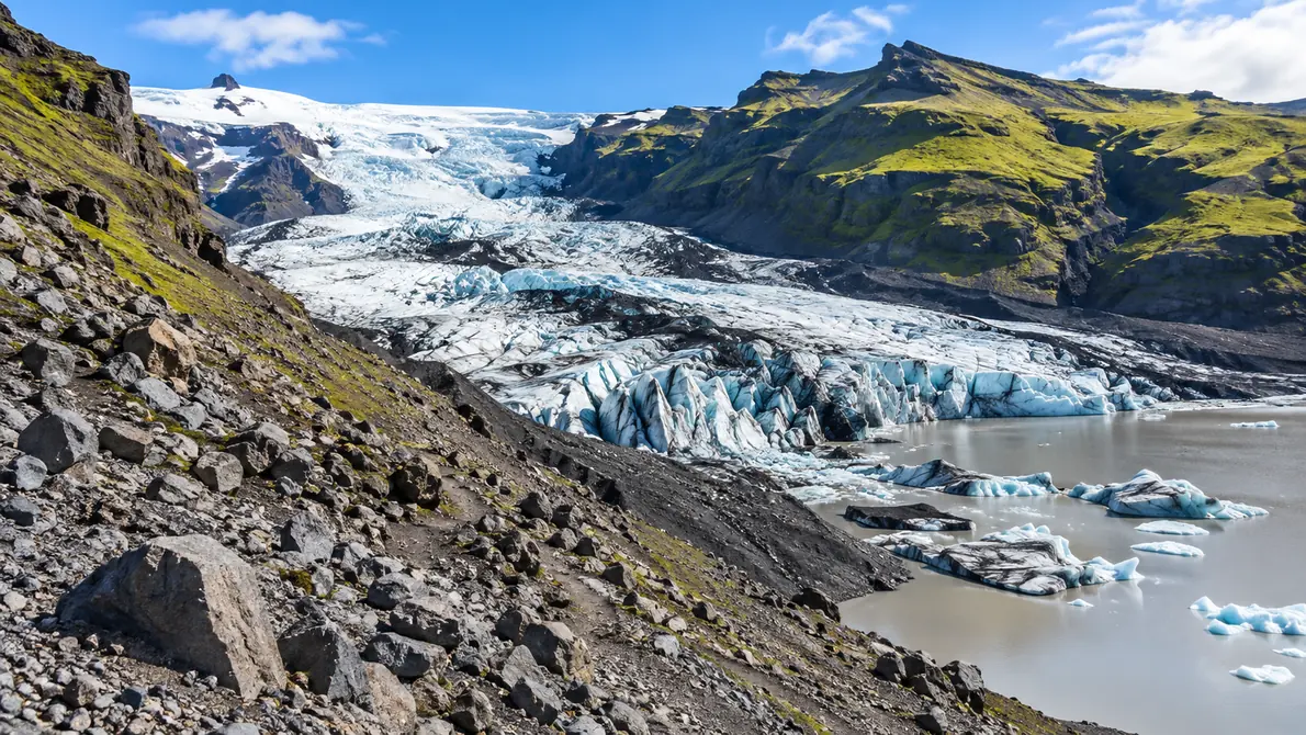 A steep scree slope above a glacier trail